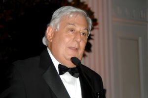 Antonio del Valle Ruiz en un evento de gala