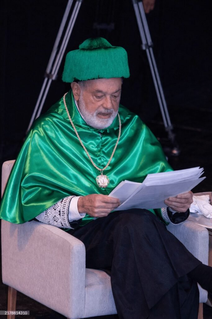  Carlos Slim durante ceremonia de entrega de Doctorado Honoris Causa
