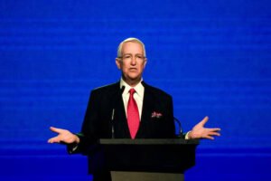 Ricardo Salinas Pliego durante conferencia